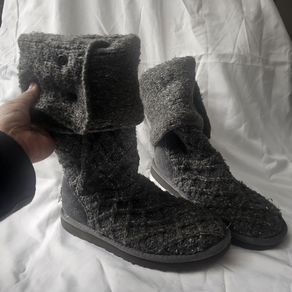 UGG Size 7 Classic Cardy Fold Over Sweater Knit Gray Button Boots